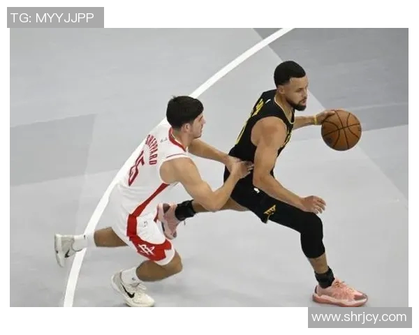 勇士队宣布库里股四头肌受伤一周后将进行复查以评估恢复情况 勇士队宣布库里股四头肌受伤一周后将进行复查以评估恢复情况